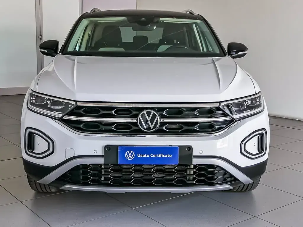 Usata VW T-Roc Style 110 CV (80 kW) 2023 Pure white nero SUV