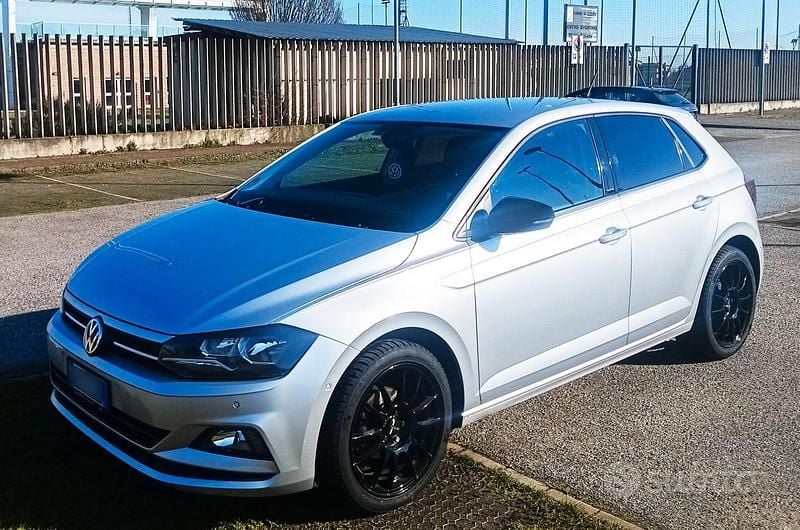 Usata VW Polo Sport 95 CV (69 kW) 2019 Grigio Utilitaria