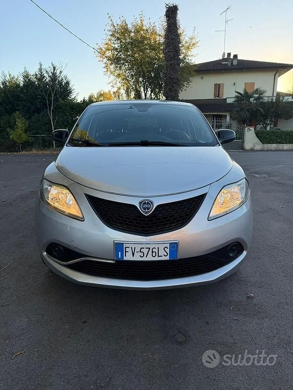 Usata Lancia Ypsilon 2019 Grigio Utilitaria