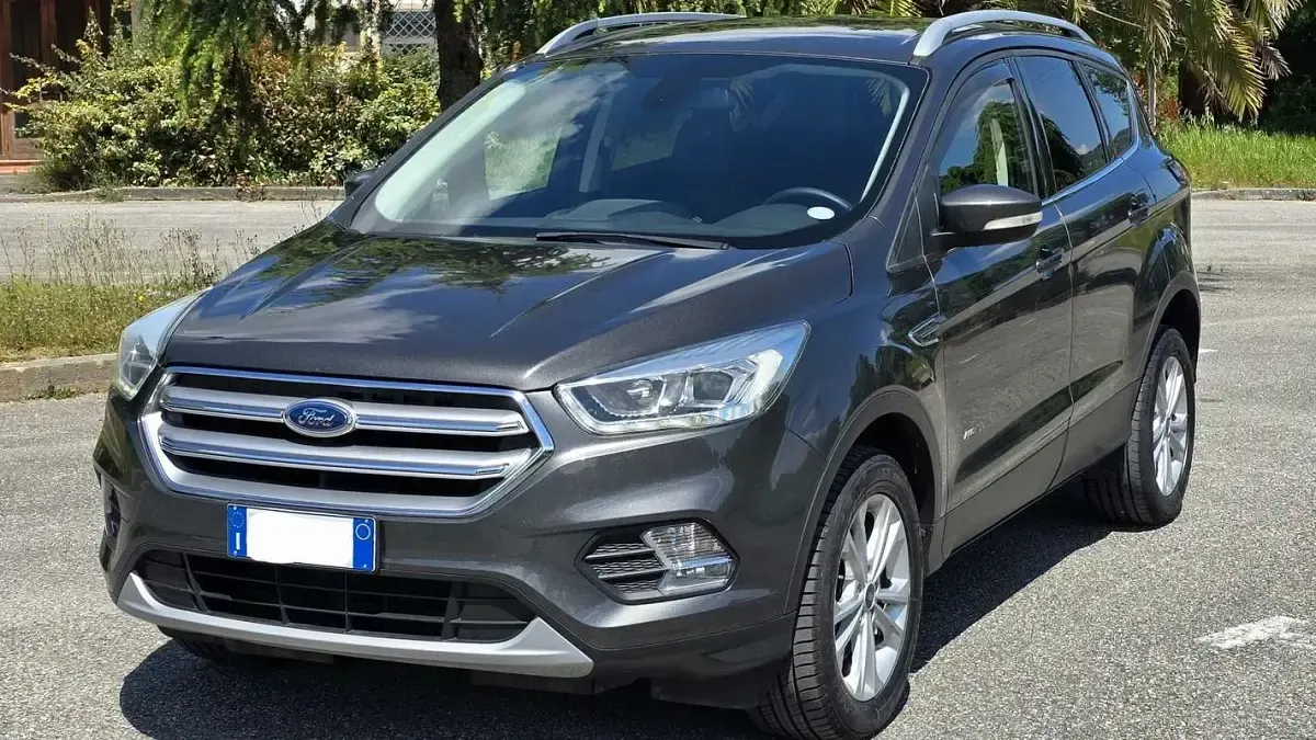 Usata Ford Kuga Titanium 150 CV (110 kW) 2019 Grigio SUV