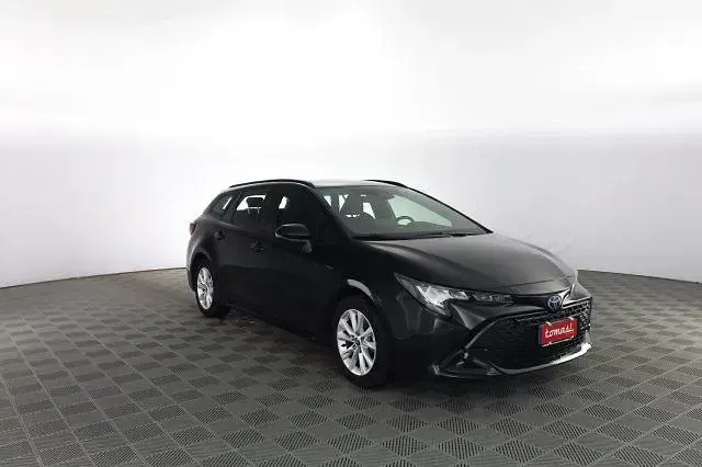 Usata Toyota Corolla Active 97 CV (71 kW) 2026 Nero Station wagon