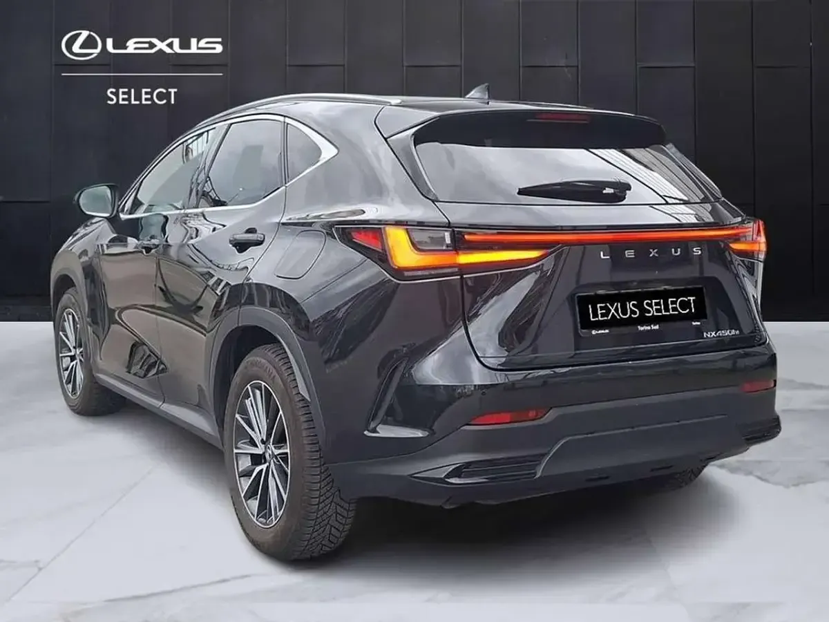 Usata Lexus NX200t 309 CV (227 kW) 2023 Nero grafite SUV