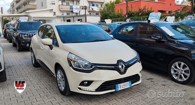Beige Usata 2018 Renault Clio IV Tre volumi | 7499 € (Buon prezzo) - Immagine 1/4
