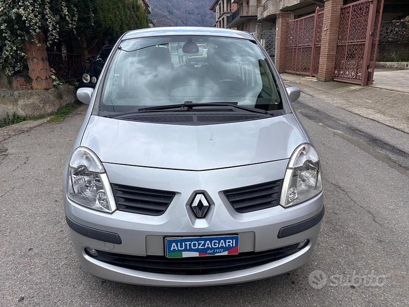 Usata Renault Modus Luxe 70 CV (51 kW) 2007 Grigio Monovolume