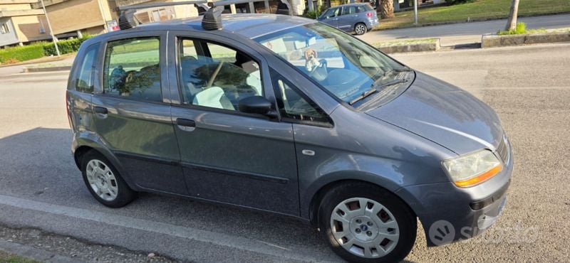 Usata Fiat Idea 69 CV (50 kW) 2005 Grigio Monovolume