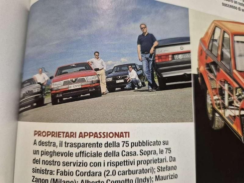 Usata Alfa Romeo 75 148 CV (108 kW) 1991 Grigio Berlina