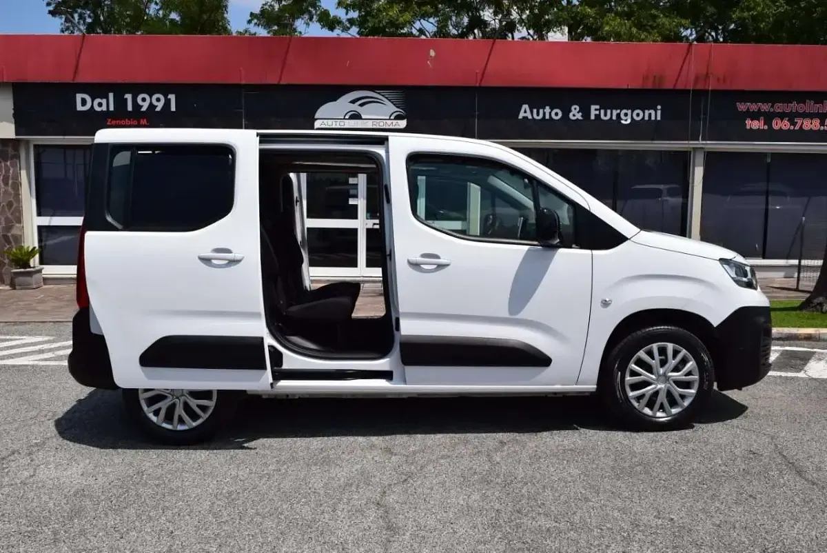 Usata Fiat Doblò 102 CV (75 kW) 2024 Bianco Monovolume