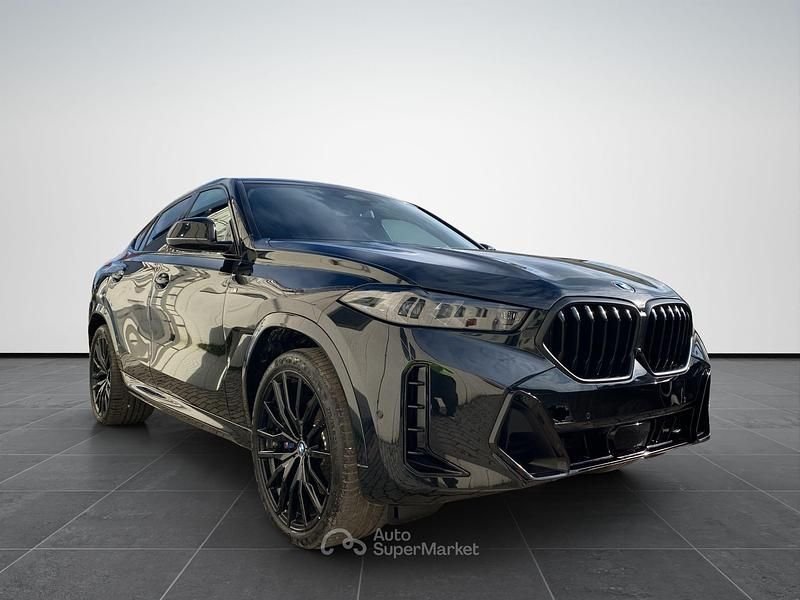 Nuova BMW X6 M Sport 286 CV (210 kW) 2025 Black sapphire metallizzato SUV