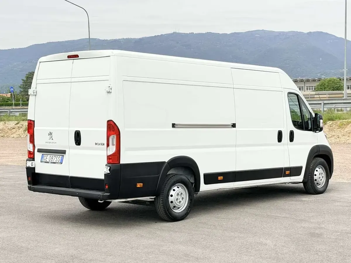 Usata Peugeot Boxer 165 CV (121 kW) 2021 Other Furgone