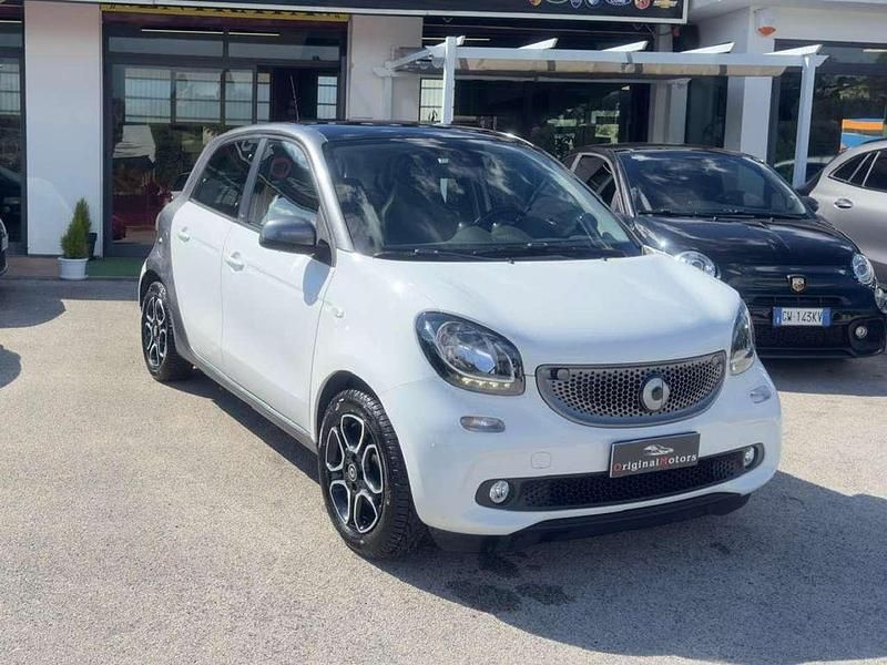 Usata Smart ForFour Prime 71 CV (52 kW) 2016 Bianco Utilitaria