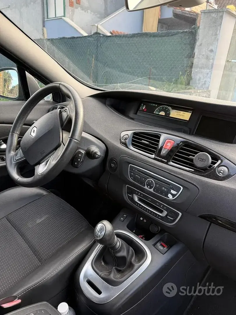 Usata Renault Scenic E-Tech XMOD 110 CV (80 kW) 2011 Monovolume