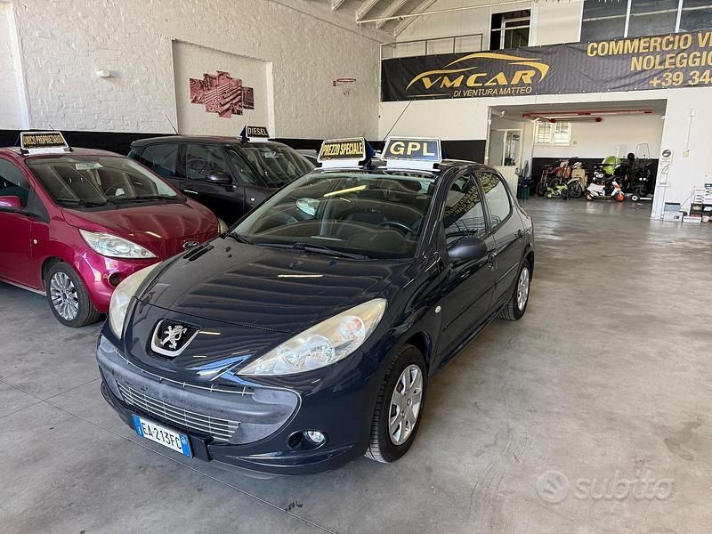 Usata Peugeot 206 60 CV (44 kW) 2010 Nero Berlina