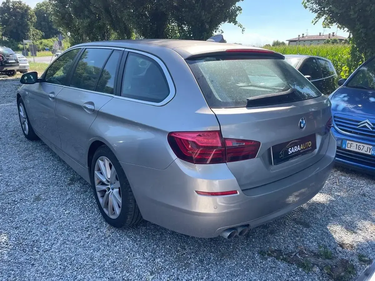 Usata BMW 520 Luxury Line 190 CV (139 kW) 2016 Oro Berlina