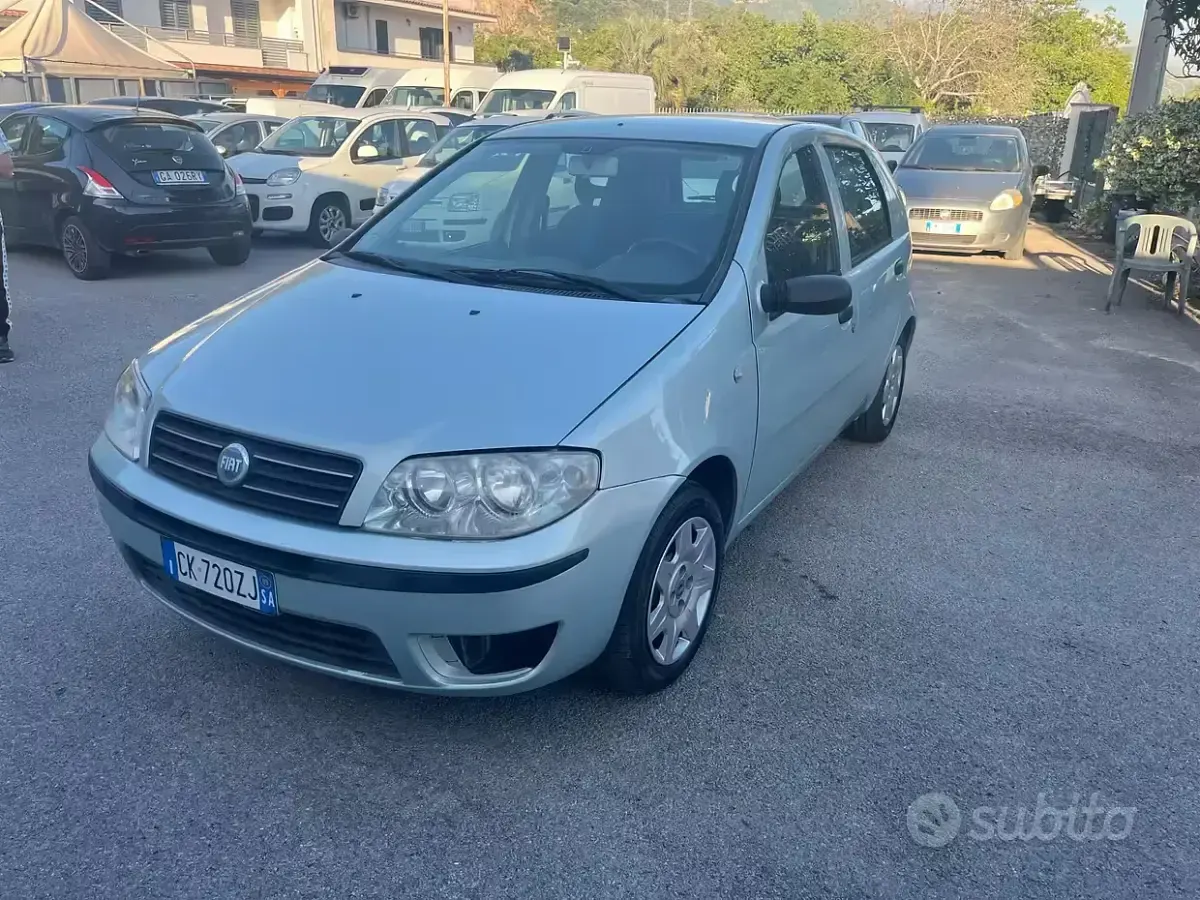 Usata Fiat Punto 60 CV (44 kW) 2003 Blu Utilitaria