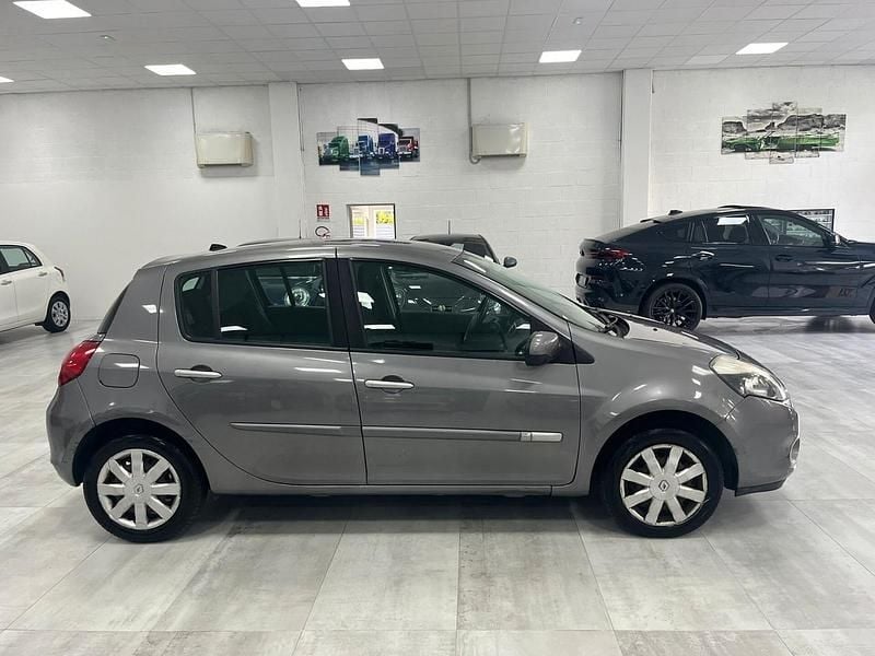 Usata Renault Clio II 75 CV (55 kW) 2011 Grigio Berlina
