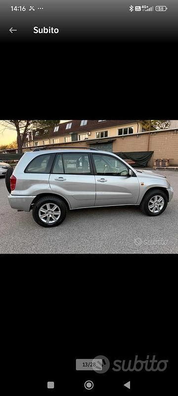 Usata Toyota RAV4 128 CV (94 kW) 2002 Grigio Station wagon