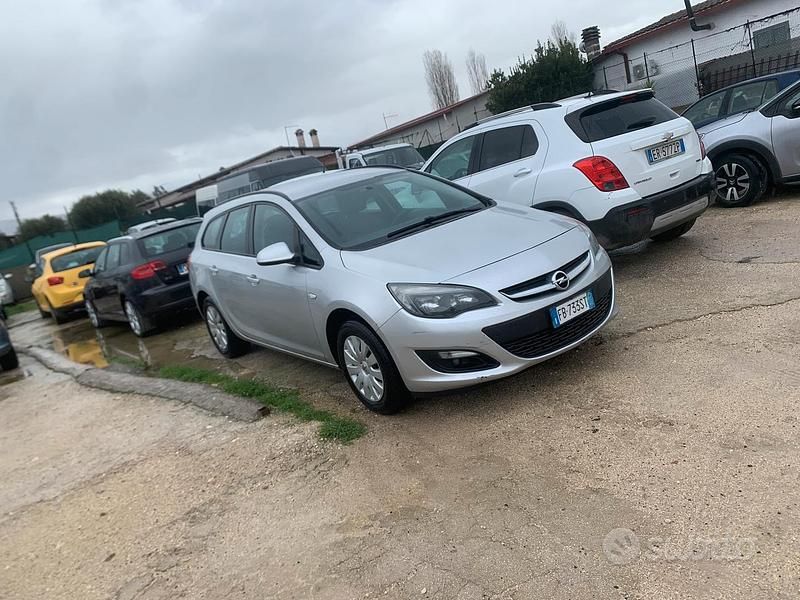 Grigio Usata 2016 Opel Astra Station wagon | 3199 € (Super prezzo) - Immagine 1/4