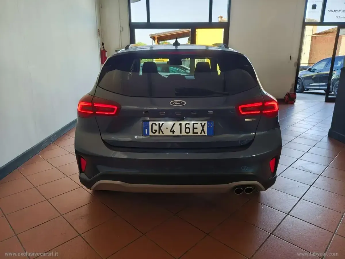 Usata Ford Focus 125 CV (91 kW) 2022 Blu/azzurro Berlina
