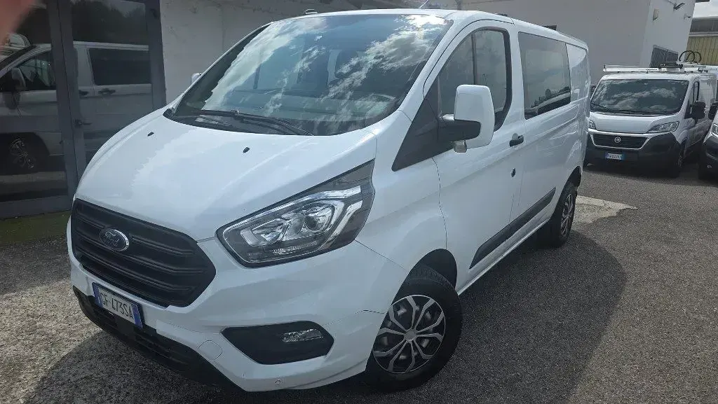 Usata Ford Transit Custom Trend 131 CV (96 kW) 2021 Bianco / pastello Berlina