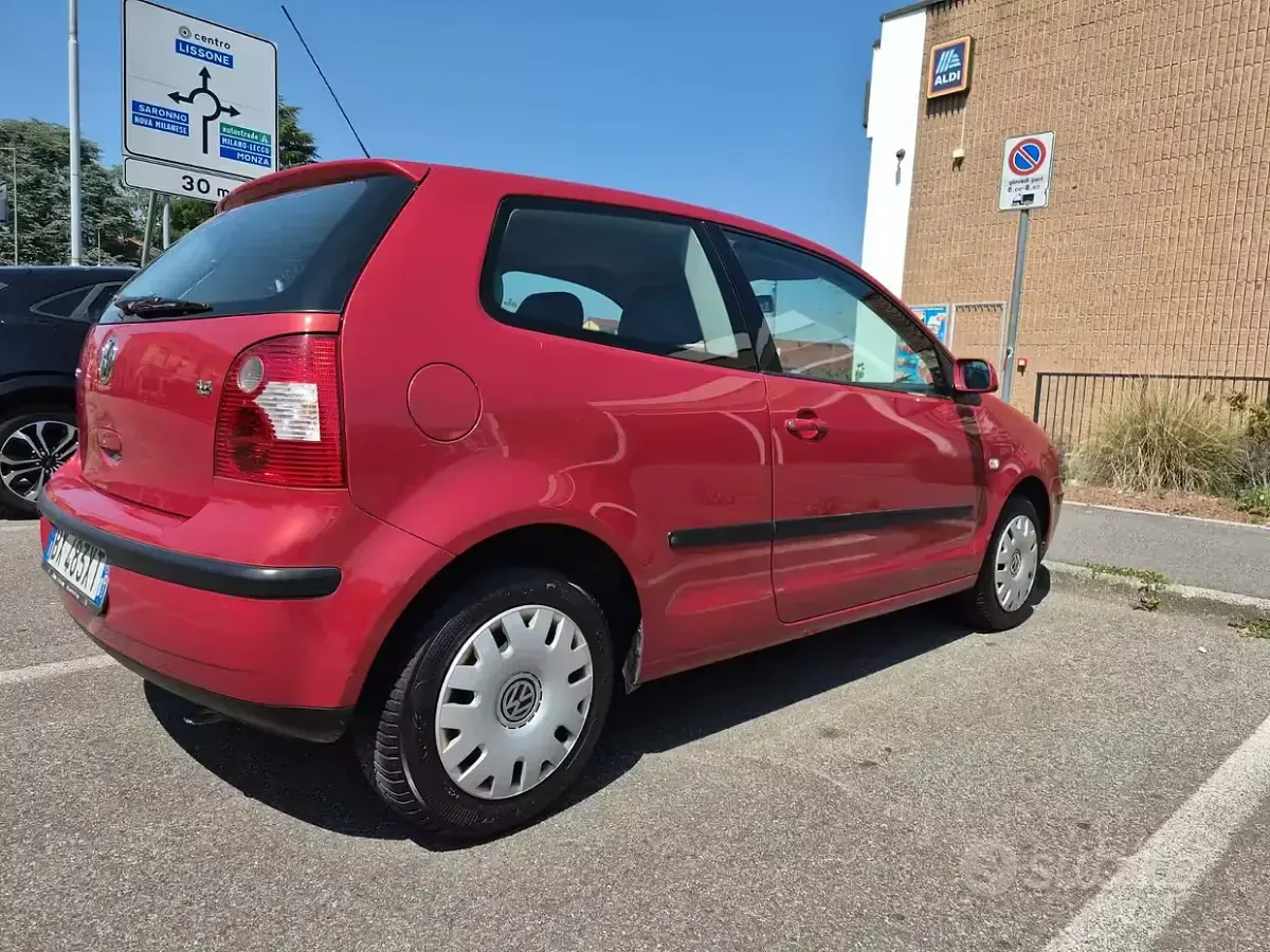 Usata VW Polo Comfortline 75 CV (55 kW) 2002 Rosso Utilitaria