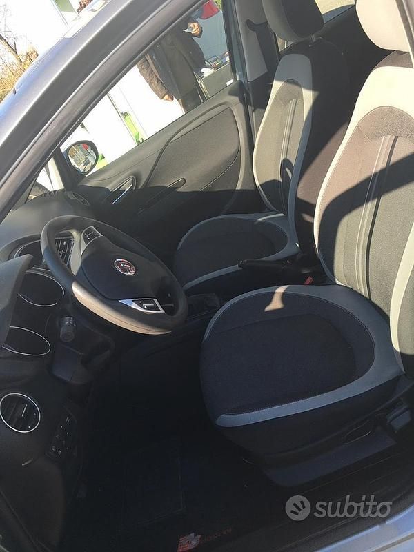 Usata Fiat Punto 77 CV (56 kW) 2012 Berlina