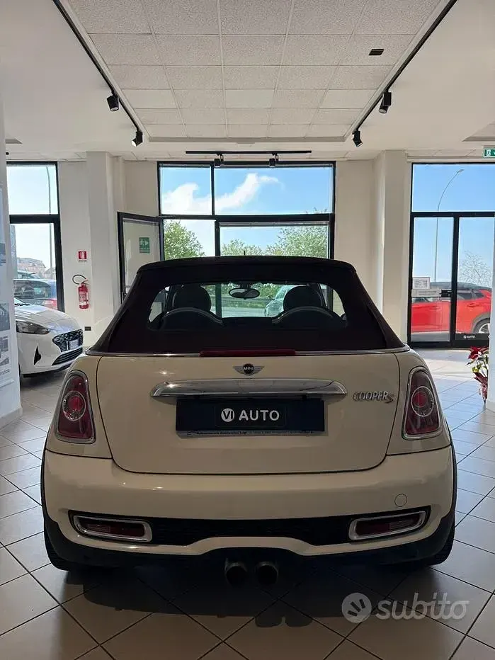 Usata Mini Cooper S Cabriolet 184 CV (135 kW) 2011 Bianco Cabrio