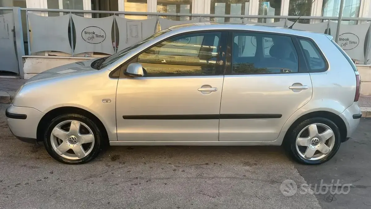 Usata VW Polo 75 CV (55 kW) 2003 Grigio Utilitaria