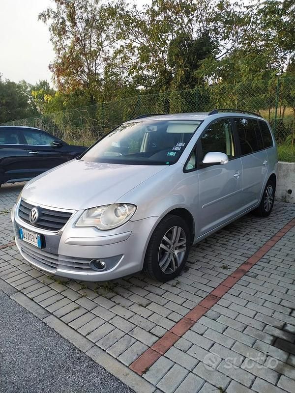 Usata 2007 VW Touran Monovolume | 5100 € (Cara) - Immagine 1/4