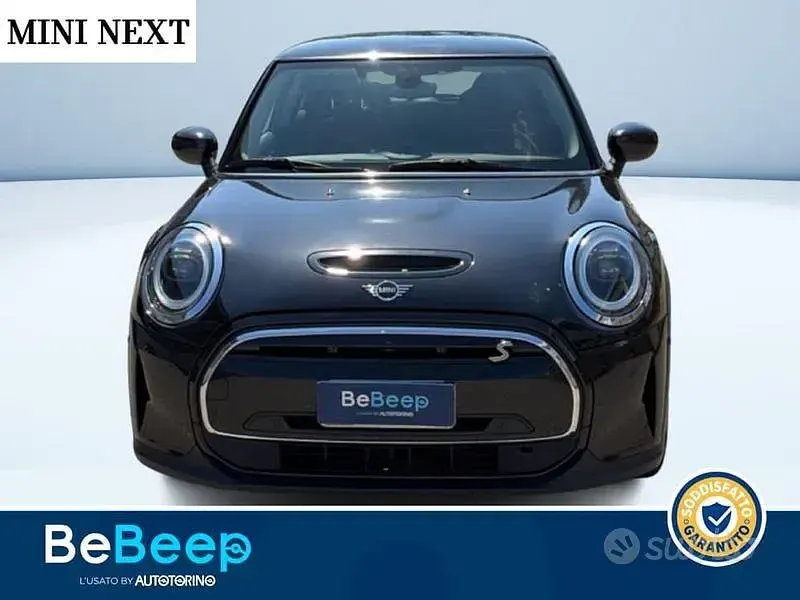 Usata Mini Cooper SE Essential 134 kW (183 CV) 2022 Nero metallizzato Utilitaria