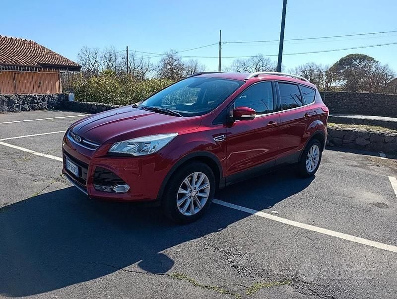 Usata Ford Kuga Titanium 120 CV (88 kW) 2016 Rosso SUV