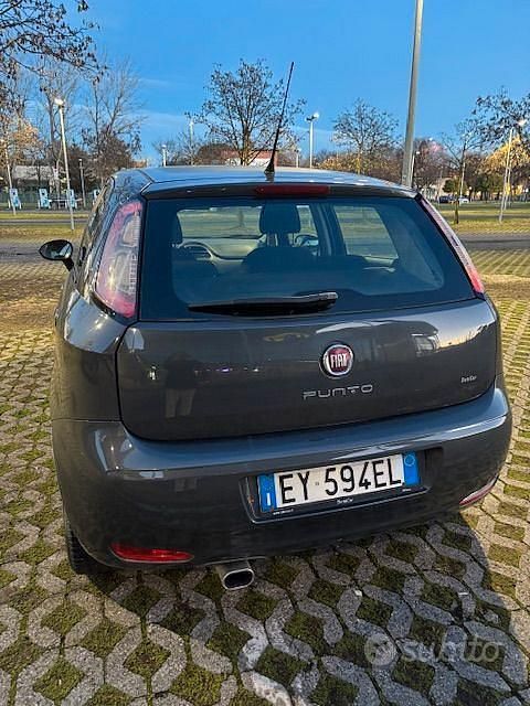 Usata Fiat Punto 65 CV (47 kW) 2015 Grigio Utilitaria