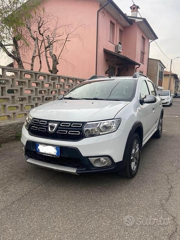 Usata Dacia Sandero Stepway 75 CV (55 kW) 2017 Bianco Utilitaria