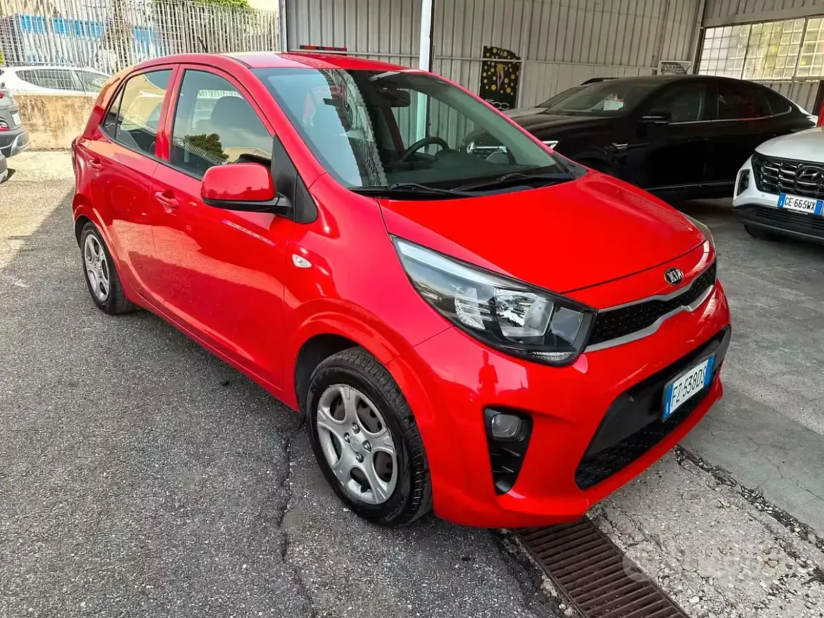Usata Kia Picanto Active 65 CV (47 kW) 2019 Rosso Utilitaria