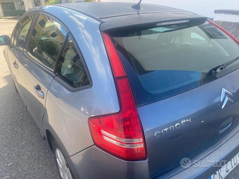 Usata 2005 Citroën C4 Coupé | 2500 € (Buon prezzo) - Immagine 1/4