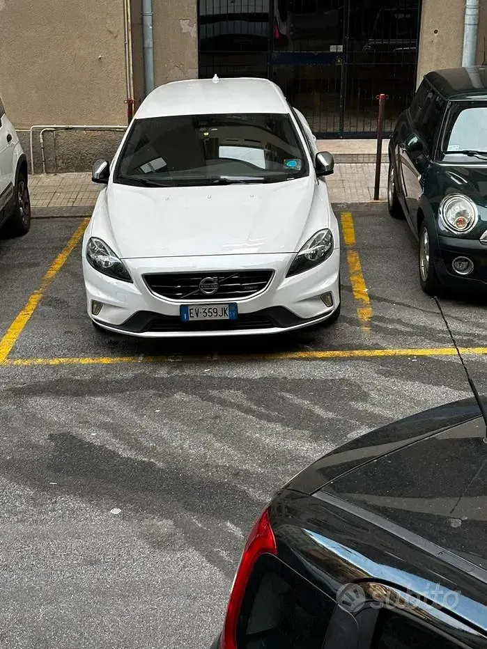 Usata Volvo V40 150 CV (110 kW) 2014 Bianco Berlina