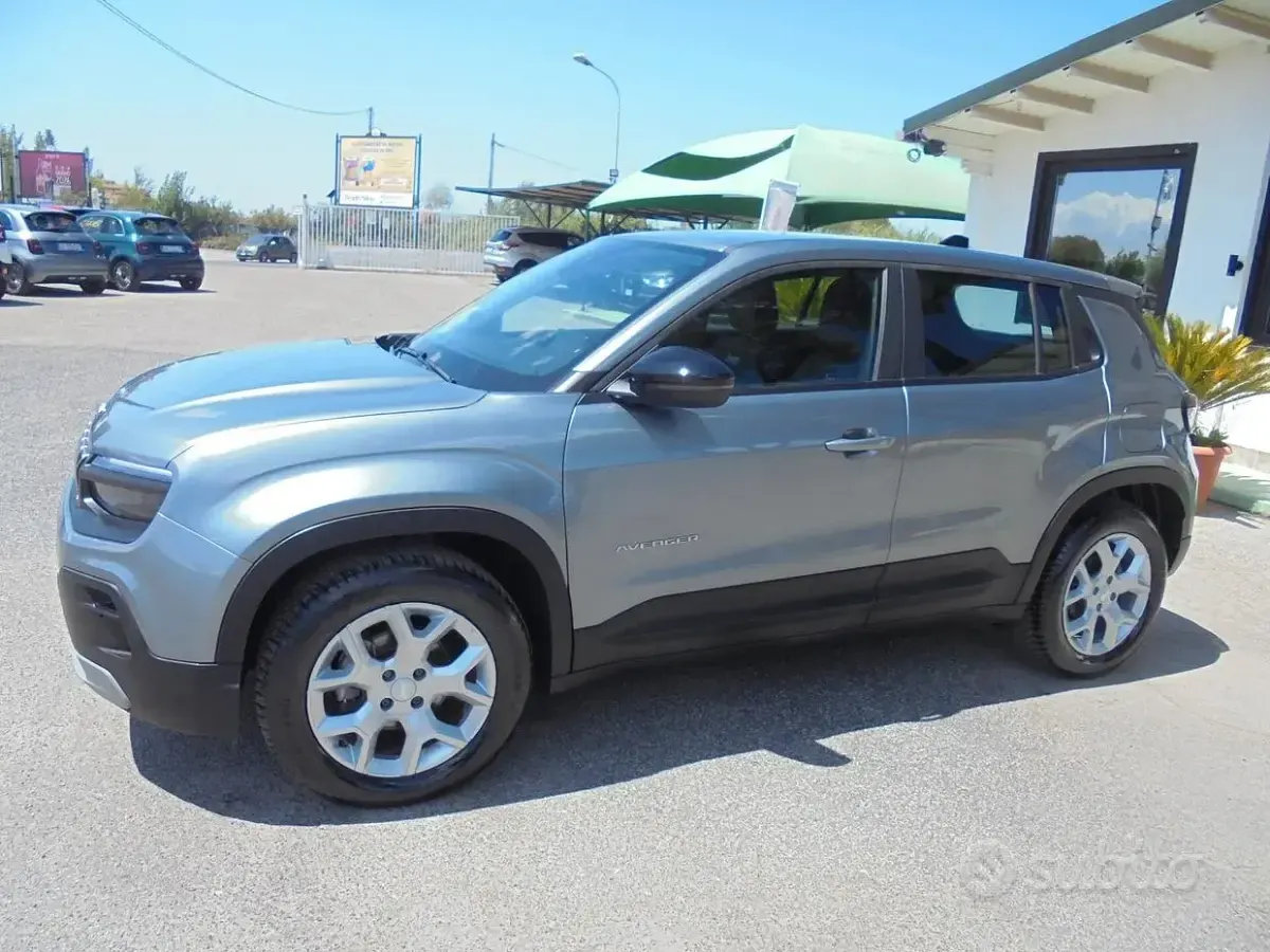 Usata Jeep Avenger Altitude 101 CV (74 kW) 2025 Grigio SUV