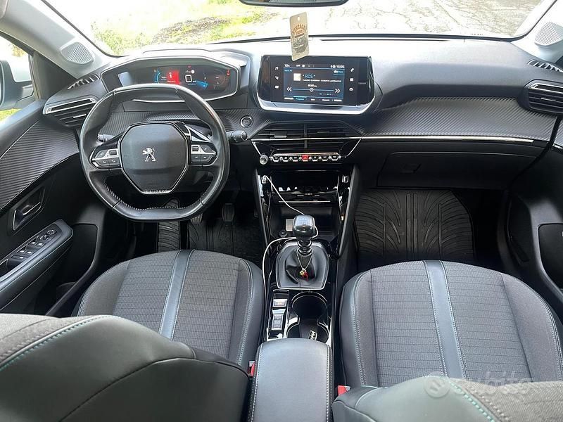 Usata Peugeot 208 Allure 101 CV (74 kW) 2020 Bianco Utilitaria