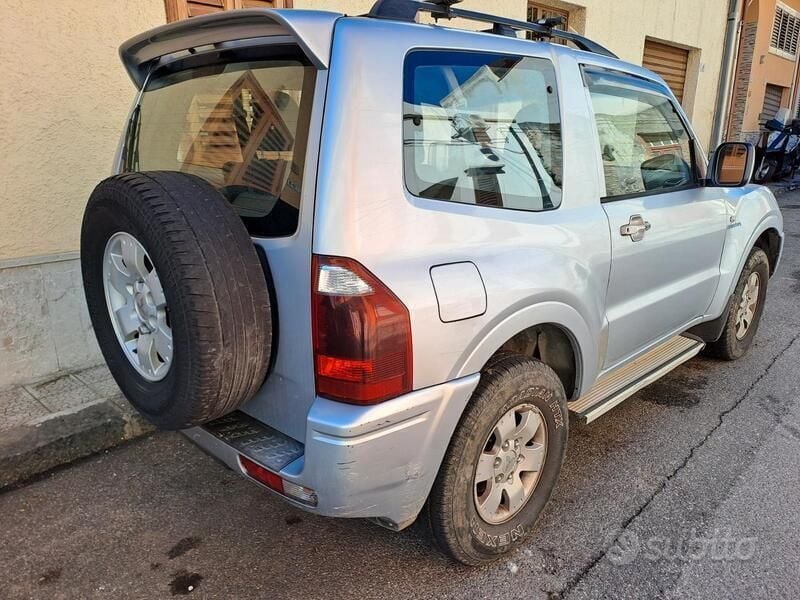Grigio Usata 2004 Mitsubishi Pajero SUV | 7500 € (Super prezzo) - Immagine 1/4