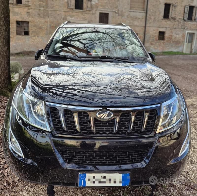 Usata Mahindra XUV500 2017 Nero SUV