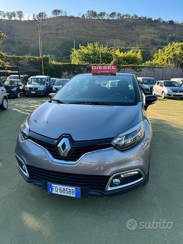 Usata Renault Captur Life 90 CV (66 kW) 2016 Grigio SUV