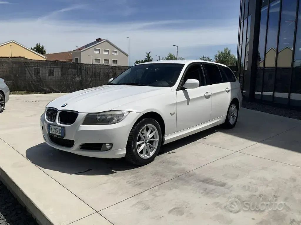 Usata BMW 316 Sport Line 116 CV (85 kW) 2011 Bianco Station wagon