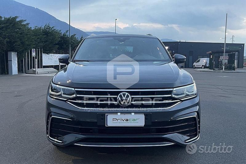 Usata VW Tiguan R-line 200 CV (147 kW) 2023 Grigio SUV