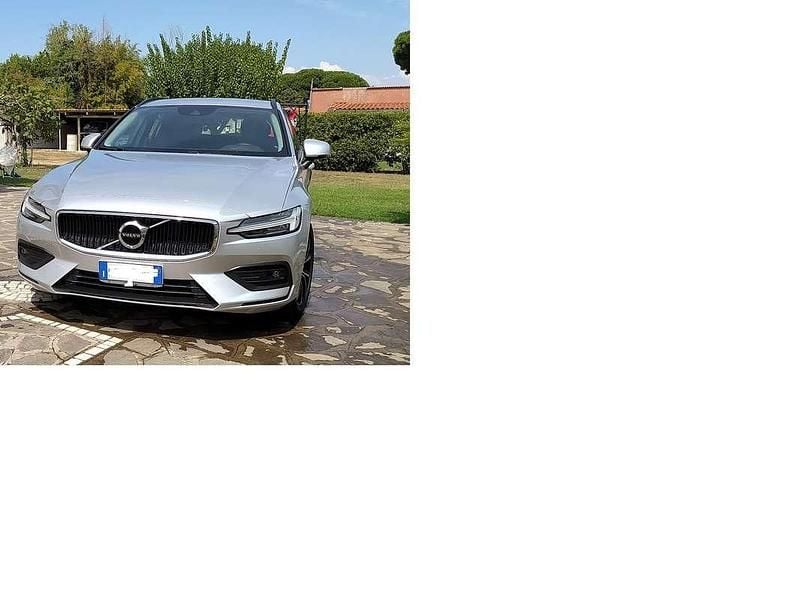Usata Volvo V60 150 CV (110 kW) 2019 Argento Station wagon
