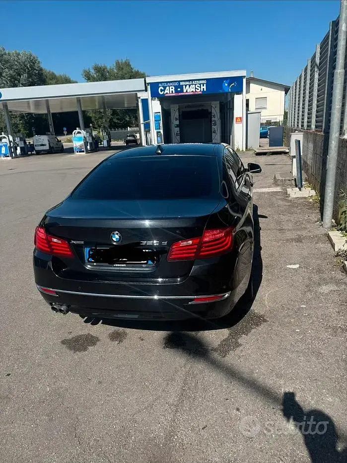 Usata BMW 520 184 CV (135 kW) 2013 Nero Berlina