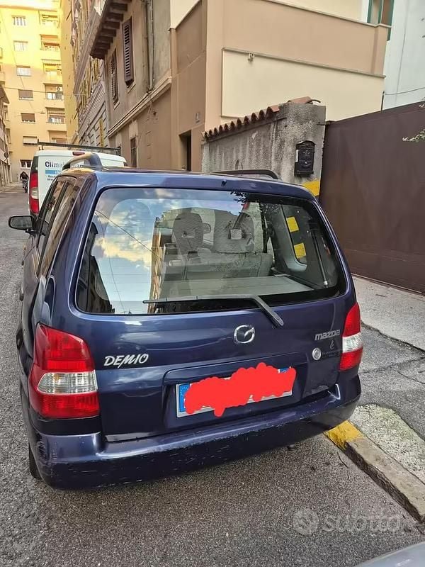 Usata Mazda Demio 63 CV (46 kW) 2000 Blu Utilitaria