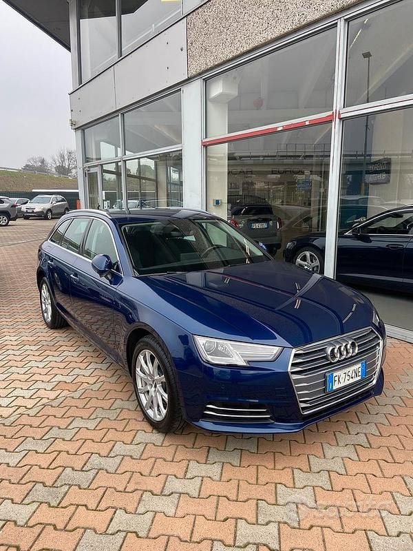 Blu Usata 2017 Audi A4 Sport Station wagon | 14.800 € (Buon prezzo) - Immagine 1/4