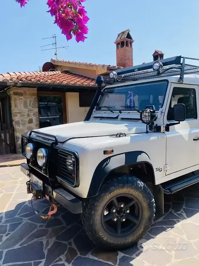 Usata Land Rover Defender 122 CV (89 kW) 2001 Bianco Cabrio
