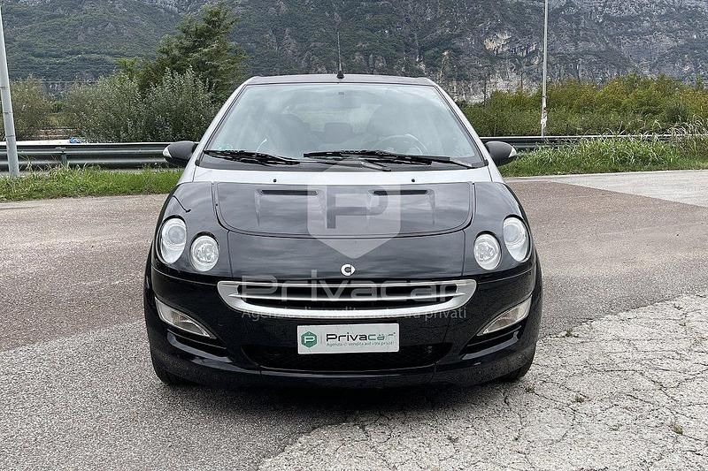 Begagnad Smart ForFour Pulse 75 HK (55 kW) 2006 Svart Halvkombi
