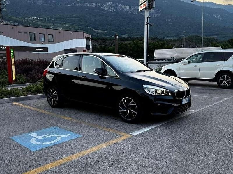Nero Usata 2018 BMW 218 Active Tourer Monovolume | 12.800 € (Buon prezzo) - Immagine 1/4