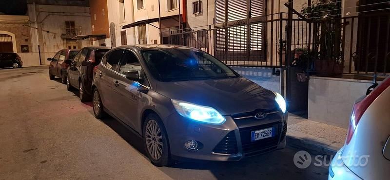 Usata Ford Focus 115 CV (84 kW) 2012 Grigio Berlina